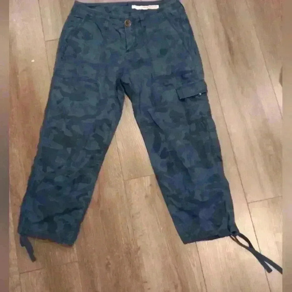 Dkny  capris - Picture 3 of 5